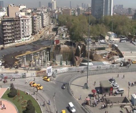 Taksim Meydanı'nda neler oluyor böyle?