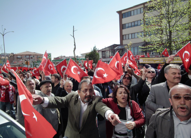 Akil insanlar otele sığındı