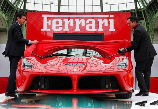 Hibrit LaFerrari görücüye çıktı