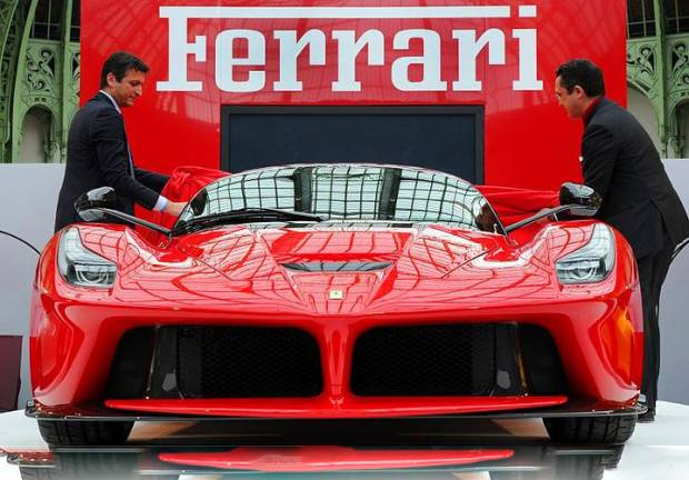 Hibrit LaFerrari görücüye çıktı