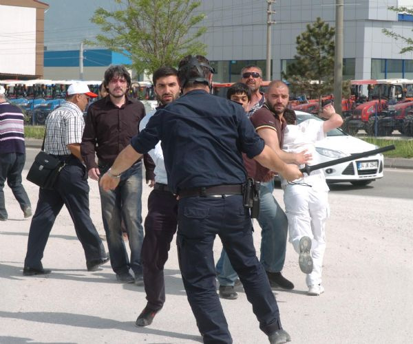 İBDA-C'liler polise saldırdı