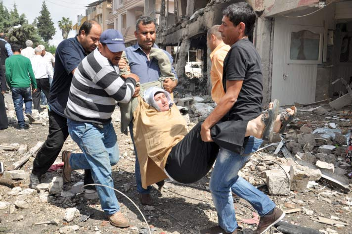 Reyhanlı'da bomba yüklü araçla saldırı