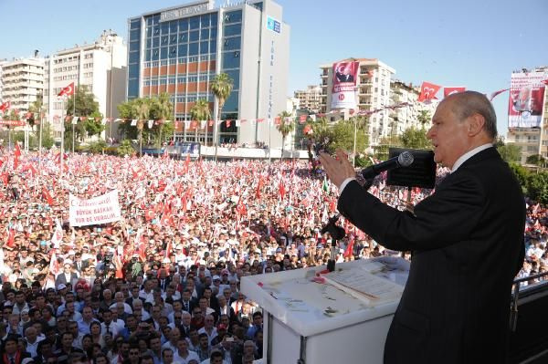 MHP'den Adana'da püskevitli miting