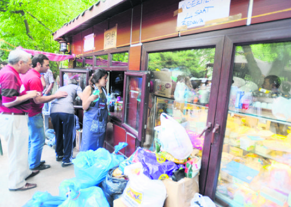 Gezi Parkı'nda ücretsiz market