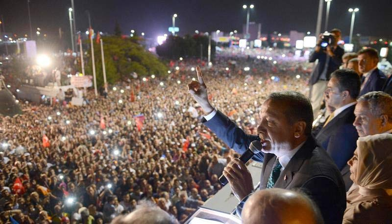 Havalimanı'nda Erdoğan izdihamı