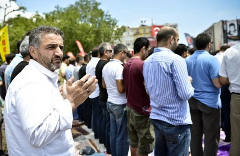 Gezi'de cuma namazı kılındı