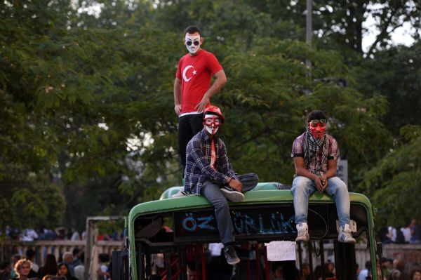 Taksim'den ilgi çeken fotoğraflar