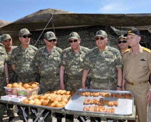 Orgeneral Necdet Özel tatbikata katıldı