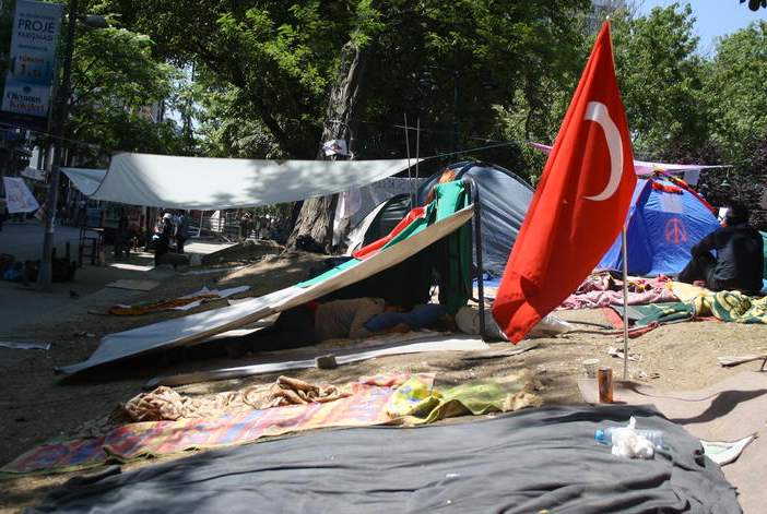 Taksim'in göbeğinde, olaylardan uzak...