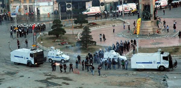 Taksim'de akşam müdahalesi