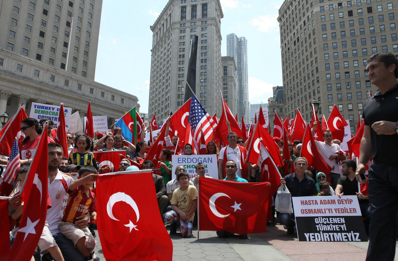 New York'ta 'Tayyip'i yedirmeyiz gösterisi'!