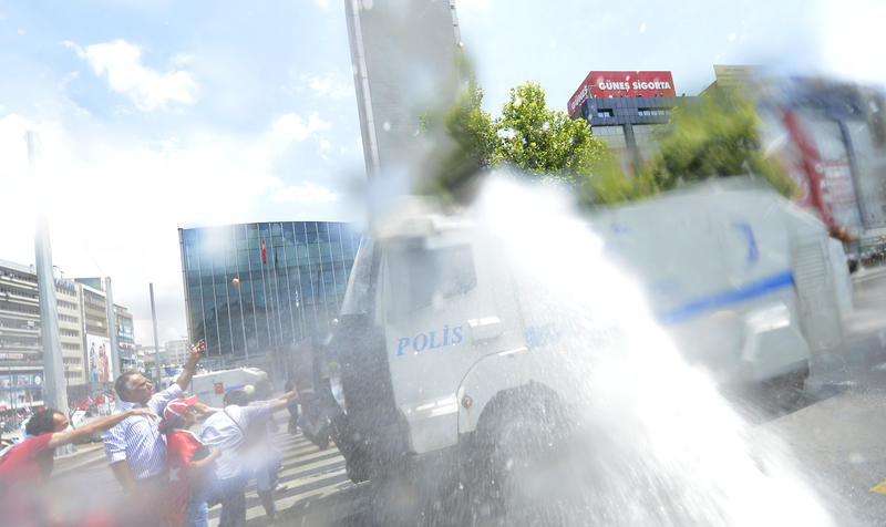Gezi olayları son 24 saatten en sıcak kareler