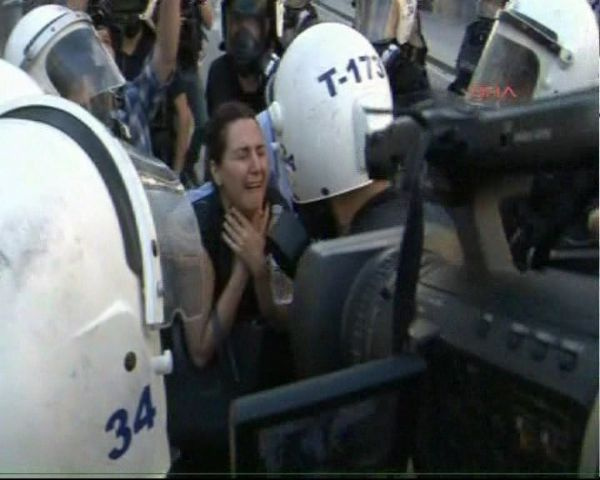 Taksim ve İstiklal'de polis müdahalesi