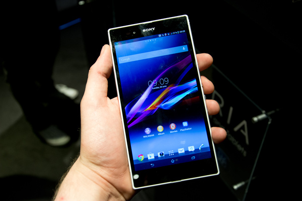 Sony'den su geçirmeyen Xperia Z Ultra