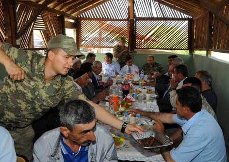 Van'da askere hüzünlü veda