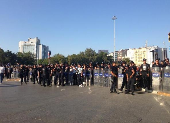 Taksim'de polis müdahalesi