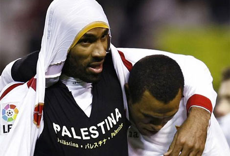 Kanoute İsrail'i protesto etti