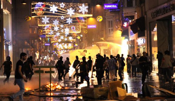 Taksim'de polis müdahalesi