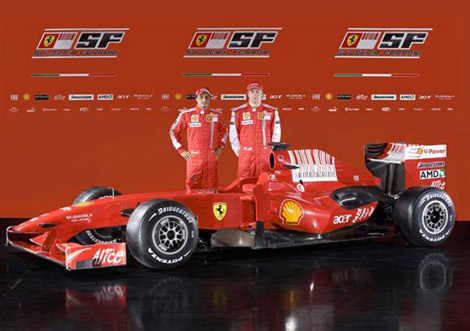 Ferrari 2009 aracını tanıttı