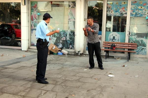 Polise kızıp bakın ne yaptı!