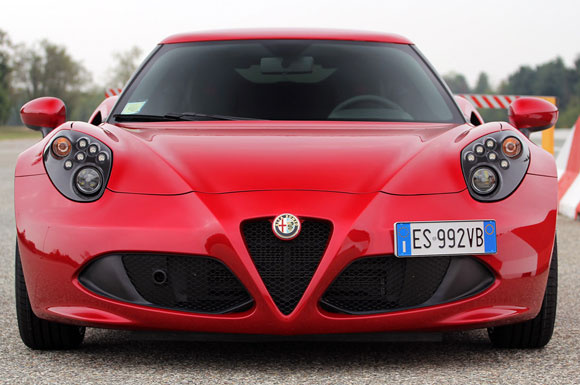 Alfa Romeo 4C Türkiye'ye geliyor