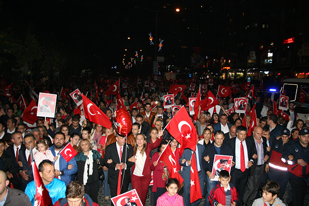 Ataşehir'i cumhuriyet coşkusu sardı!