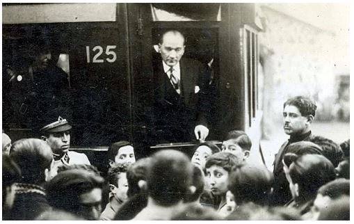 Ulu önder Mustafa Kemal Atatürk'ün az bilenen fotoğrafları