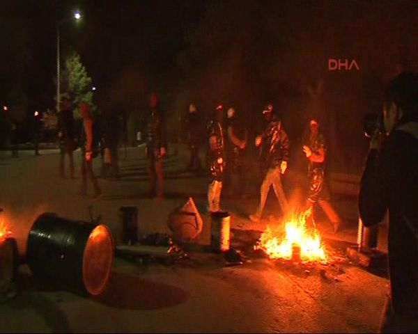 ODTÜ'de molotoflu YÖK protestosu