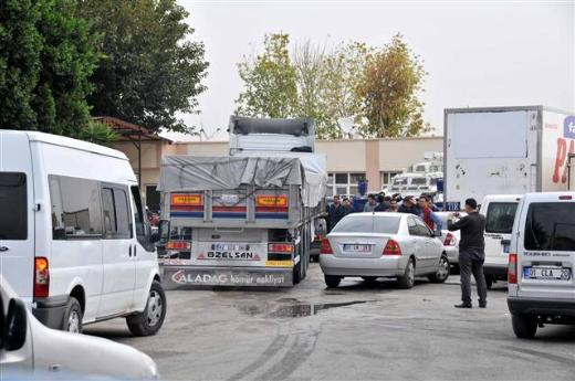 Adana'da TIR dolusu patlayıcı ve silah
