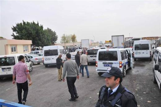 Adana'da TIR dolusu patlayıcı ve silah