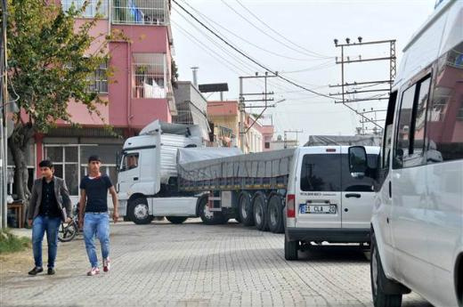 Adana'da TIR dolusu patlayıcı ve silah