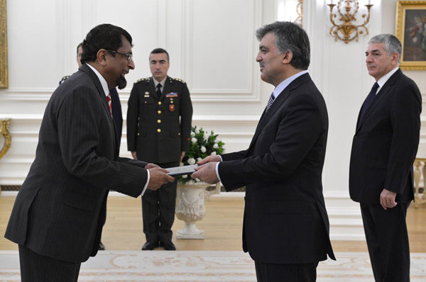 Abdullah Gül'e 'Vakacobocobo' yaptı