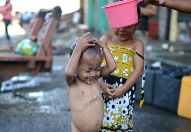 Tacloban şehri yaralarını sarmaya çalışıyor