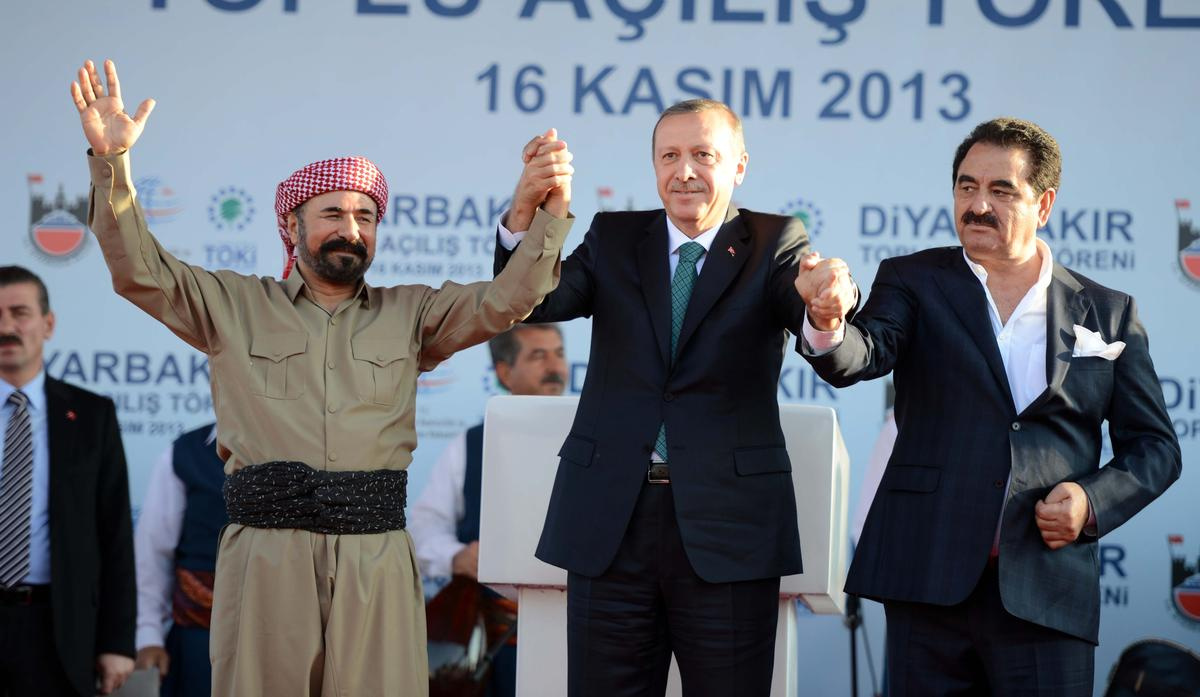Erdoğan, Barzani ve Perver'le sahnede
