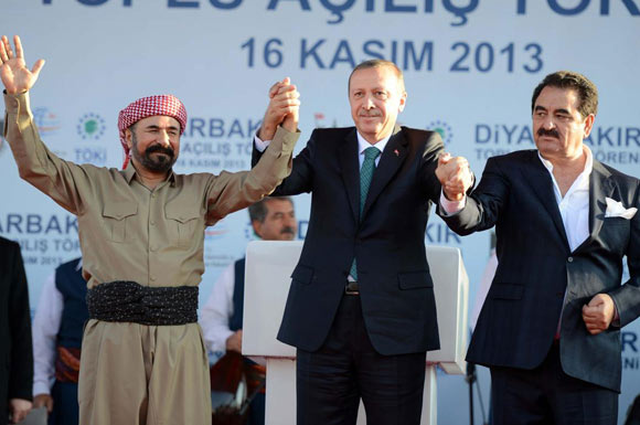 Erdoğan, Barzani ve Perver'le sahnede