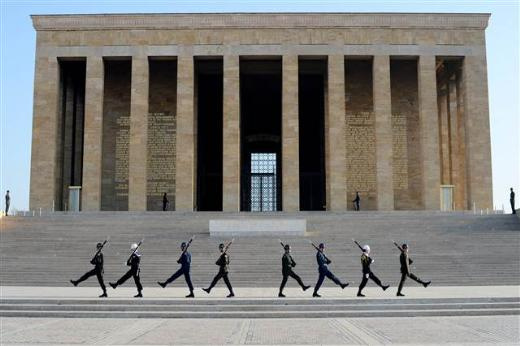 Anıtkabir'in 'heykel' askerleri