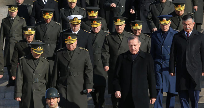 Erdoğan ve Özel'den neşeli pozlar