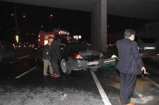 Kadir Topbaş'ın konvoyunda kaza