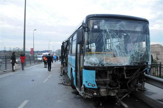 Fatih'te halk otobüsü dehşeti