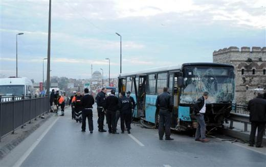 Fatih'te halk otobüsü dehşeti