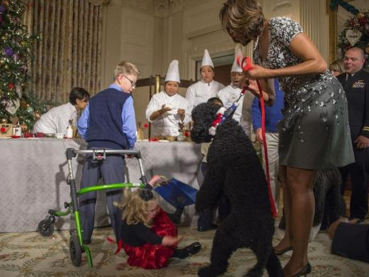 Michelle Obama'nın köpeği küçük kıza saldırdı