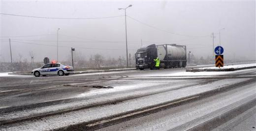 Bolu ve Ankara beyazlara büründü