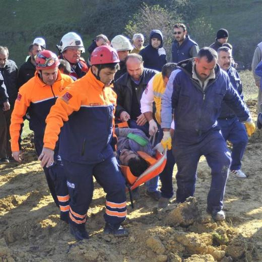 Samsun'da kanalizasyon çalışmasında göçük