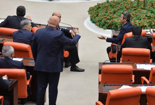 TBMM’de Egemen Bağış’a protesto