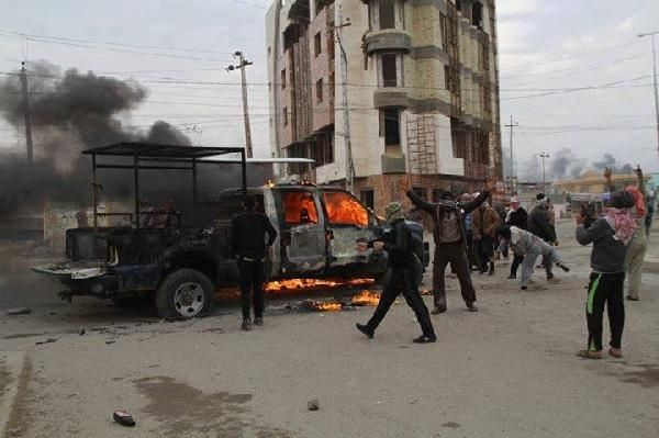 5 polis merkezi ateşe verildi