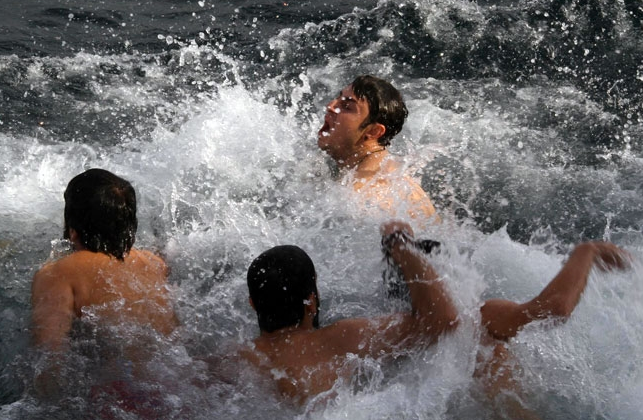 Ortaköy’de denizden haç çıkarma töreni