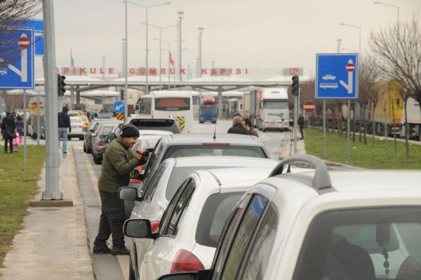 Sınır kapısında sistem çöktü, Avrupa'ya giriş-çıkış durdu