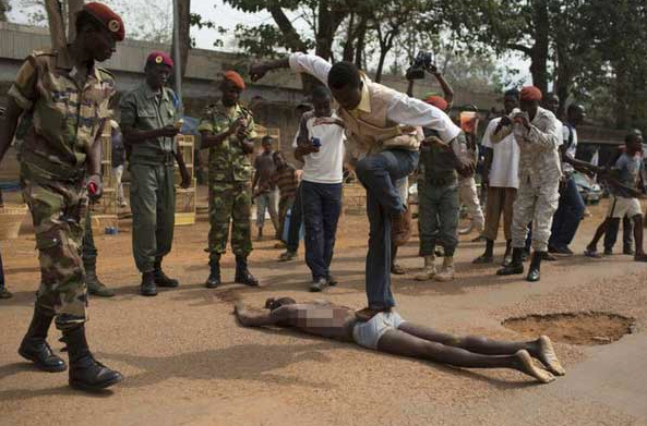 Orta Afrika'da kan donduran işkence