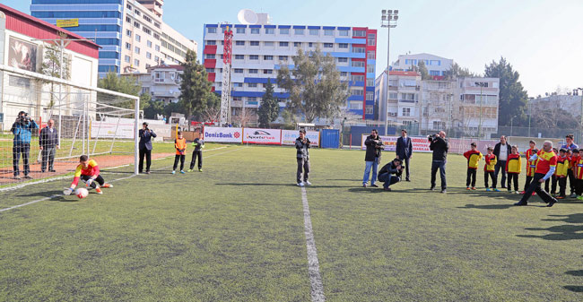 Binali Yıldırım penaltı attı