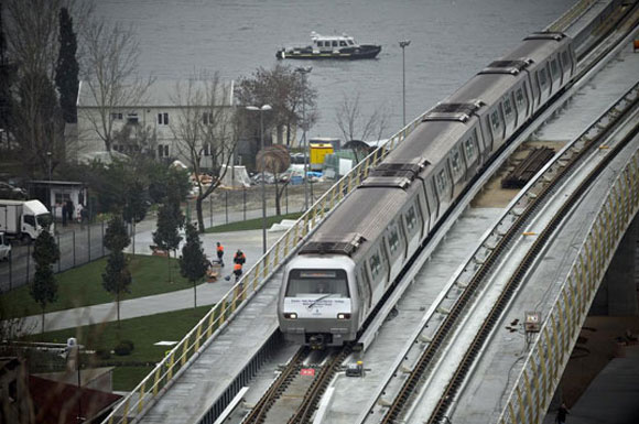 Haliç Metro Köprüsü açıldı